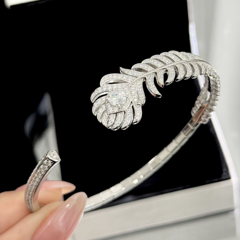 Ch**el bracelets